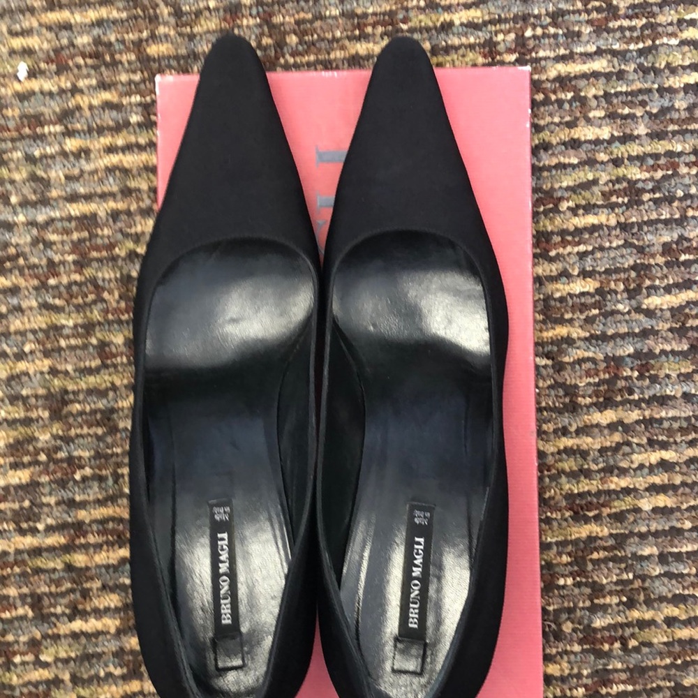 Bruno Magli black heals size 9